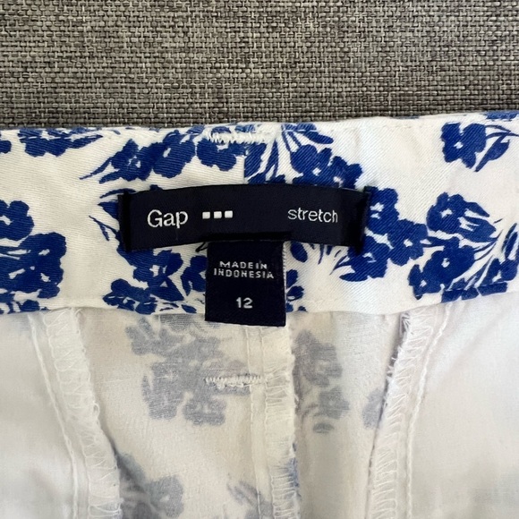 Woman’s GAP Floral summer shorts - Picture 5 of 5